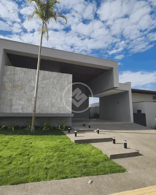 Foto 1 de Casa com 3 Quartos à venda, 225m² em Residencial Goiânia Golfe Clube, Goiânia