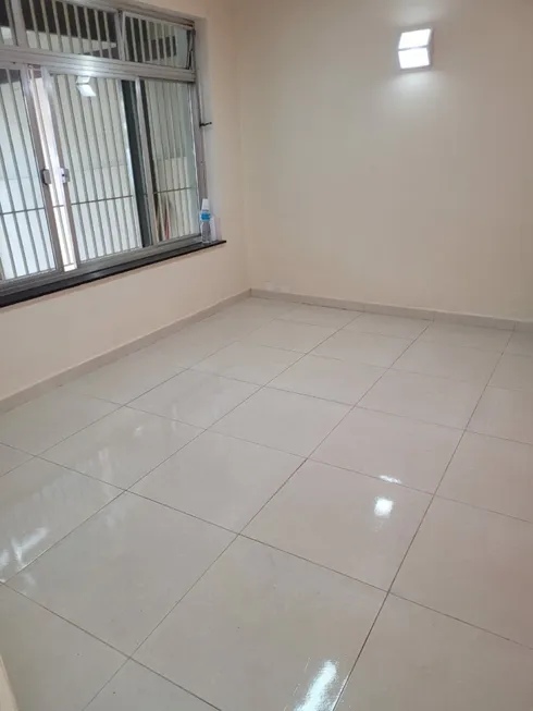 Foto 1 de Casa com 2 Quartos para alugar, 130m² em Vila Gomes Cardim, São Paulo