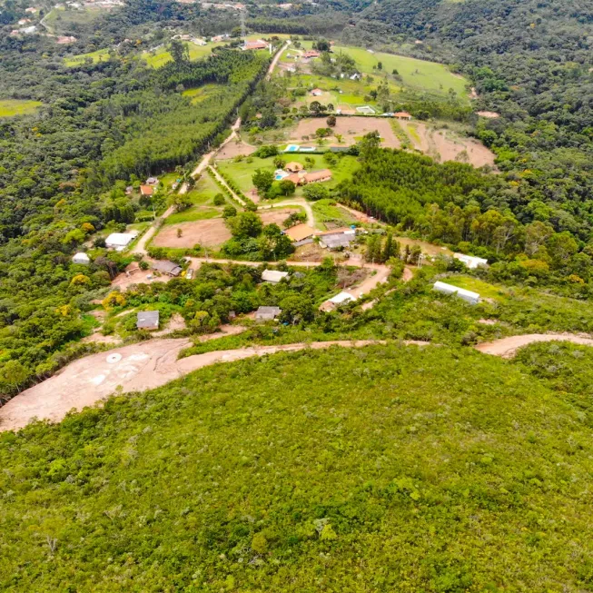 Foto 1 de Lote/Terreno à venda, 500m² em Centro, Alumínio