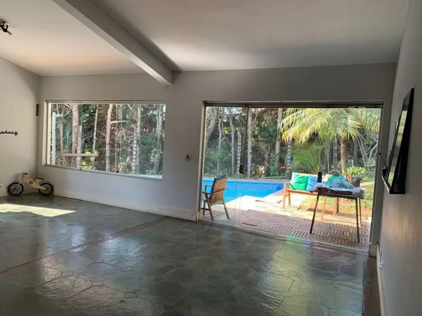 Foto 1 de Casa com 3 Quartos à venda, 209m² em Granja Viana, Carapicuíba