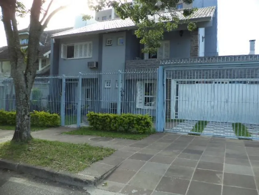 Foto 1 de Casa com 4 Quartos para alugar, 350m² em Jardim Itú Sabará, Porto Alegre