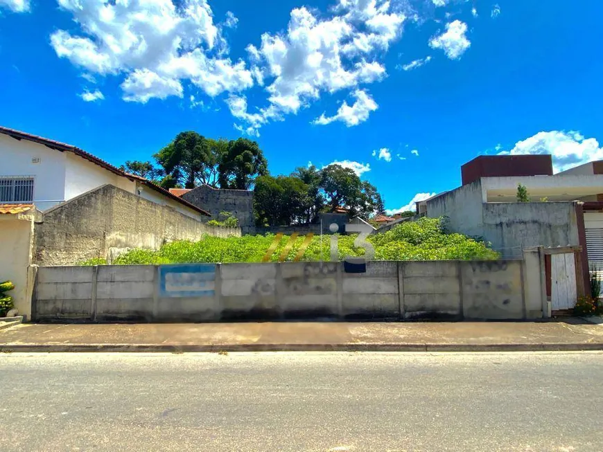 Foto 1 de Lote/Terreno à venda, 600m² em Jardim Paulista, Atibaia