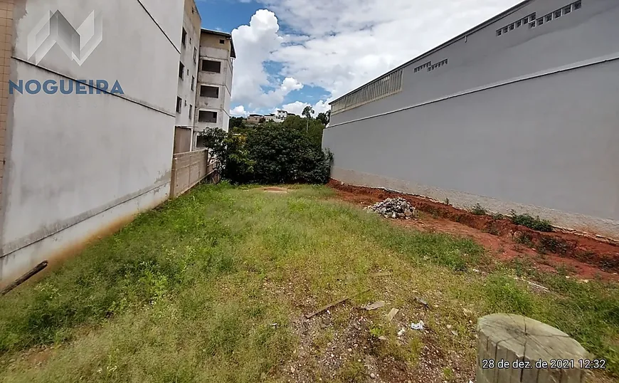 Foto 1 de Lote/Terreno à venda, 395m² em Benfica, Juiz de Fora