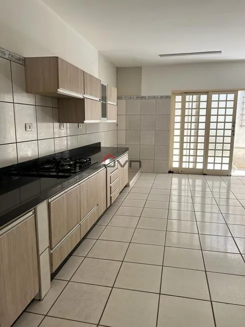 Foto 1 de Casa com 3 Quartos à venda, 150m² em Nossa Senhora Aparecida, Uberlândia