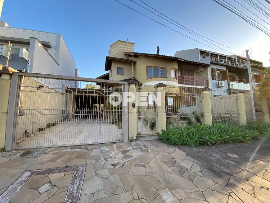 Foto 1 de Sobrado com 3 Quartos à venda, 250m² em Loteamento Bela Vista, Canoas