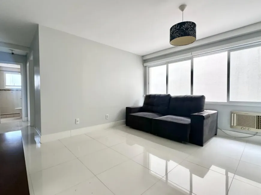 Foto 1 de Apartamento com 2 Quartos à venda, 53m² em Jardim Botânico, Porto Alegre