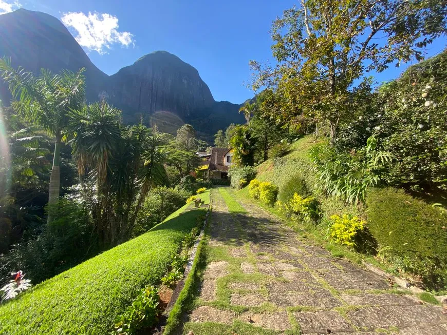 Foto 1 de Casa de Condomínio com 2 Quartos para venda ou aluguel, 2000m² em Araras, Petrópolis