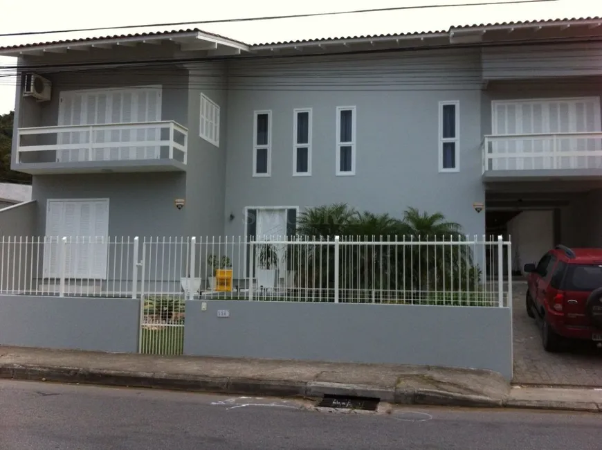 Foto 1 de Casa com 4 Quartos à venda, 222m² em Rio Tavares, Florianópolis