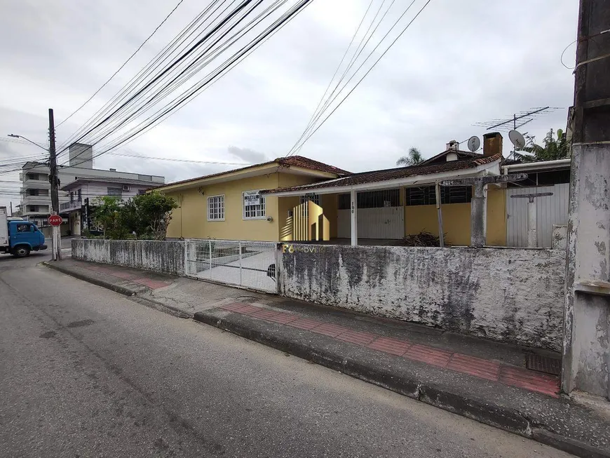 Foto 1 de Casa com 3 Quartos à venda, 250m² em Fazenda Santo Antonio, São José