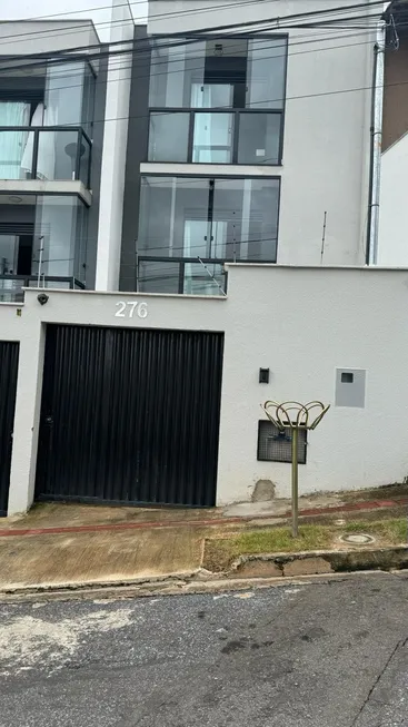 Foto 1 de Casa com 3 Quartos à venda, 126m² em Cabral, Contagem