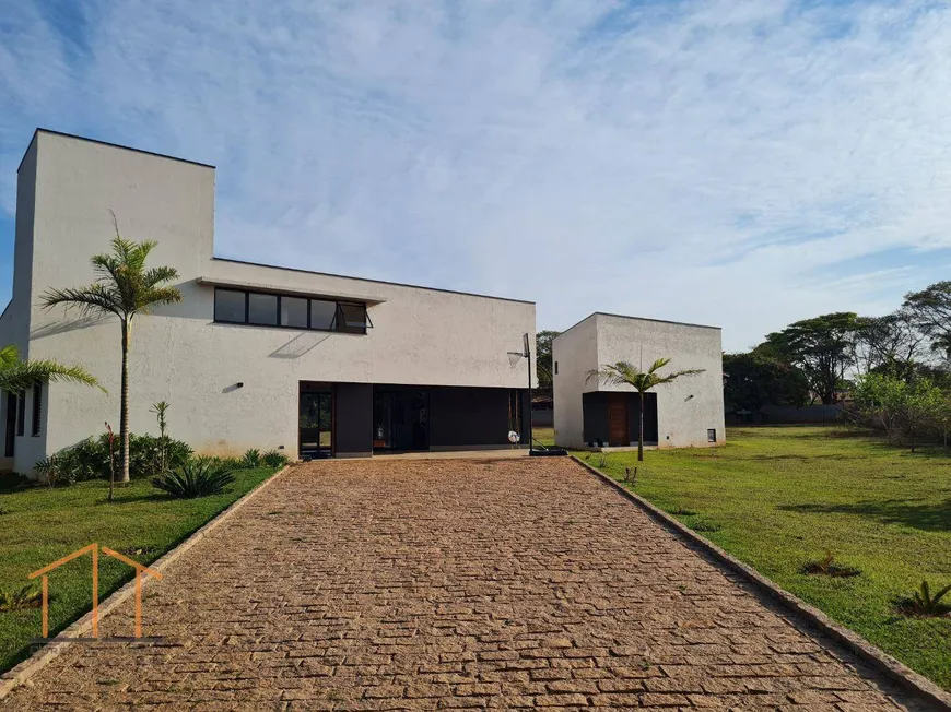 Foto 1 de Fazenda/Sítio com 4 Quartos à venda, 238m² em Vila Swevia, Itu