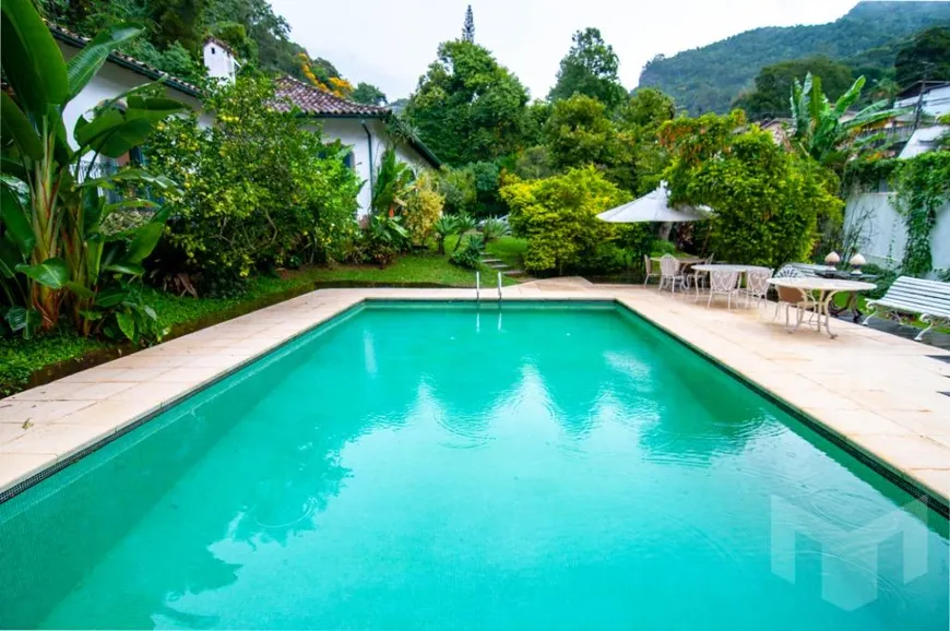 Foto 1 de Casa com 4 Quartos à venda, 30000m² em Quarteirão Brasileiro, Petrópolis
