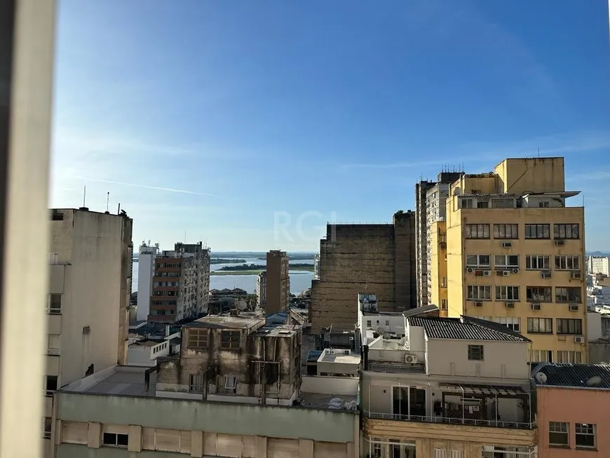 Foto 1 de Apartamento com 3 Quartos à venda, 75m² em Centro Histórico, Porto Alegre