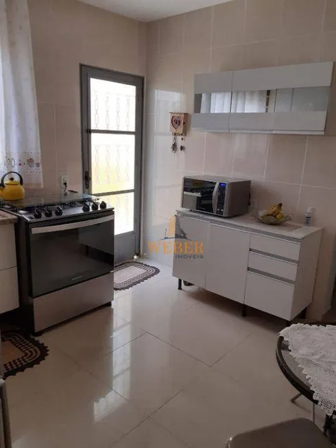 Foto 1 de Sobrado com 4 Quartos à venda, 210m² em Parque Jandaia, Carapicuíba