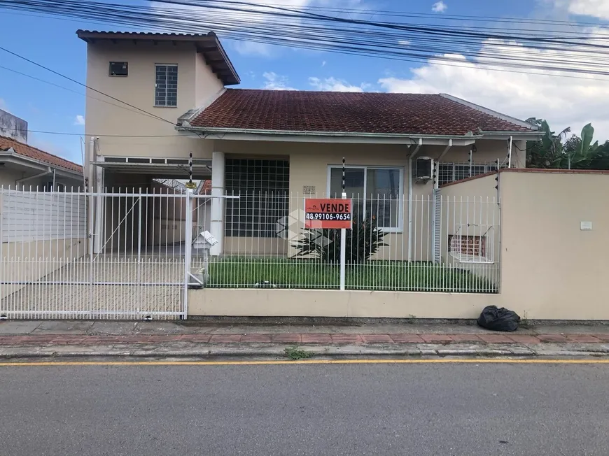 Foto 1 de Casa com 7 Quartos à venda, 350m² em Ipiranga, São José