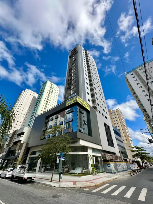 Foto 1 de Apartamento com 4 Quartos à venda, 135m² em Centro, Balneário Camboriú