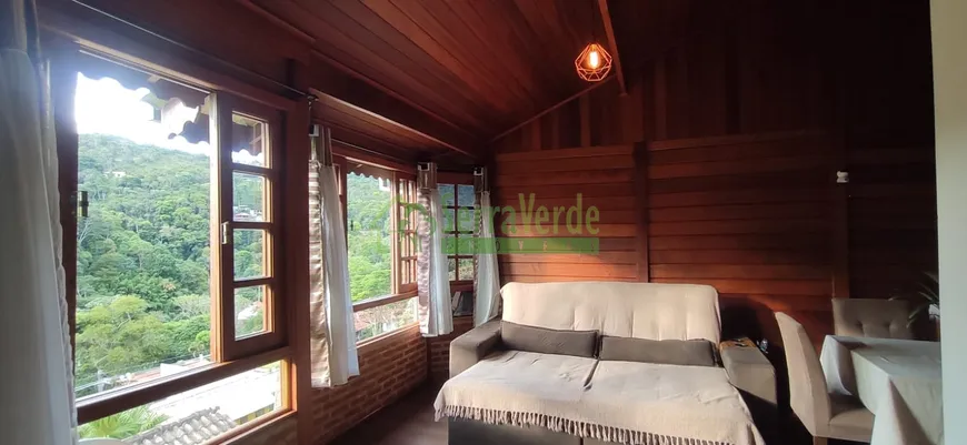 Foto 1 de Casa com 2 Quartos à venda, 65m² em Itaipava, Petrópolis