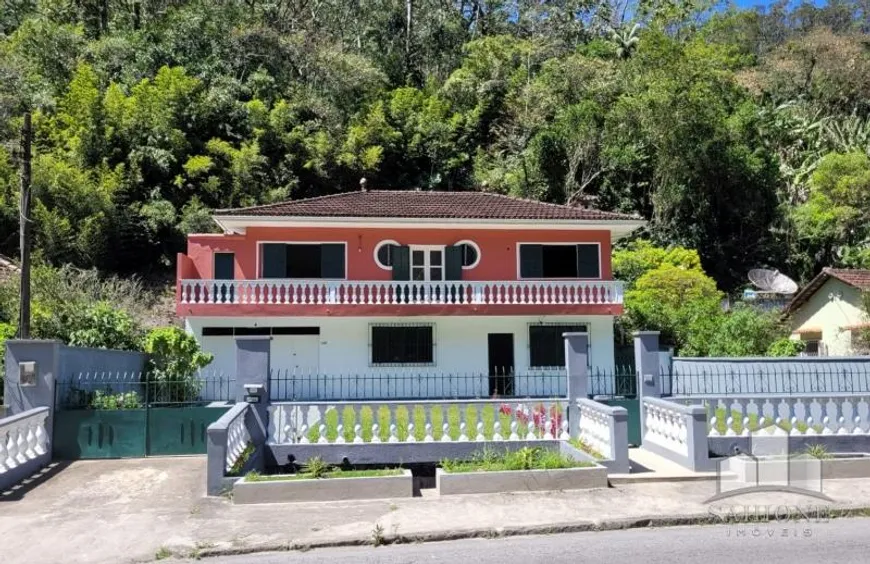 Foto 1 de Casa com 4 Quartos à venda, 250m² em Castelanea, Petrópolis