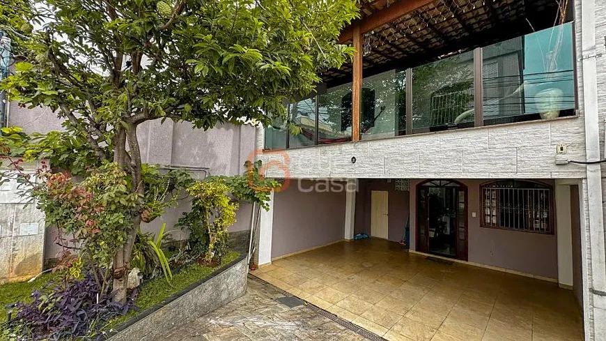 Foto 1 de Casa com 4 Quartos à venda, 225m² em Santa Amélia, Belo Horizonte