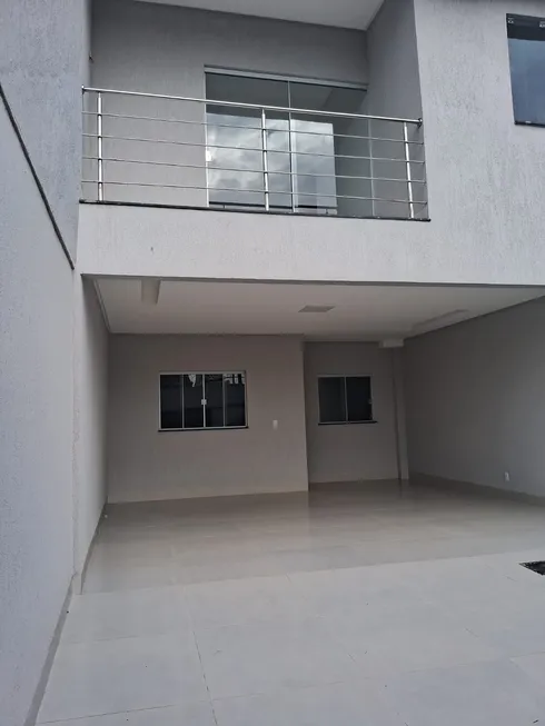 Foto 1 de Sobrado com 3 Quartos à venda, 155m² em Três Marias , Goiânia