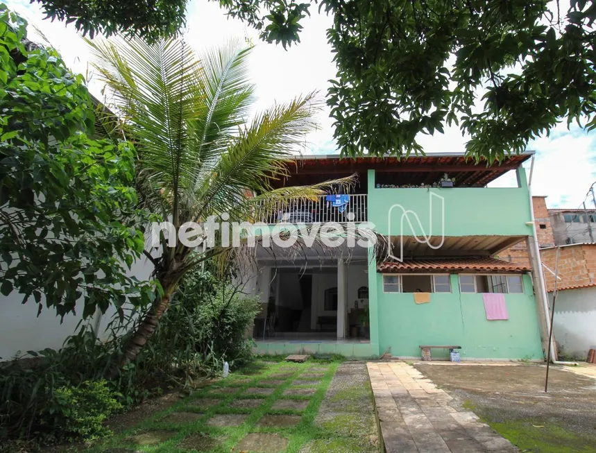 Foto 1 de Casa com 4 Quartos à venda, 271m² em Minascaixa, Belo Horizonte