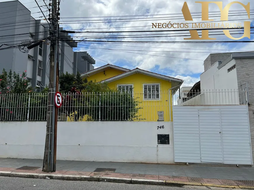 Foto 1 de Casa com 3 Quartos à venda, 627m² em Coqueiros, Florianópolis