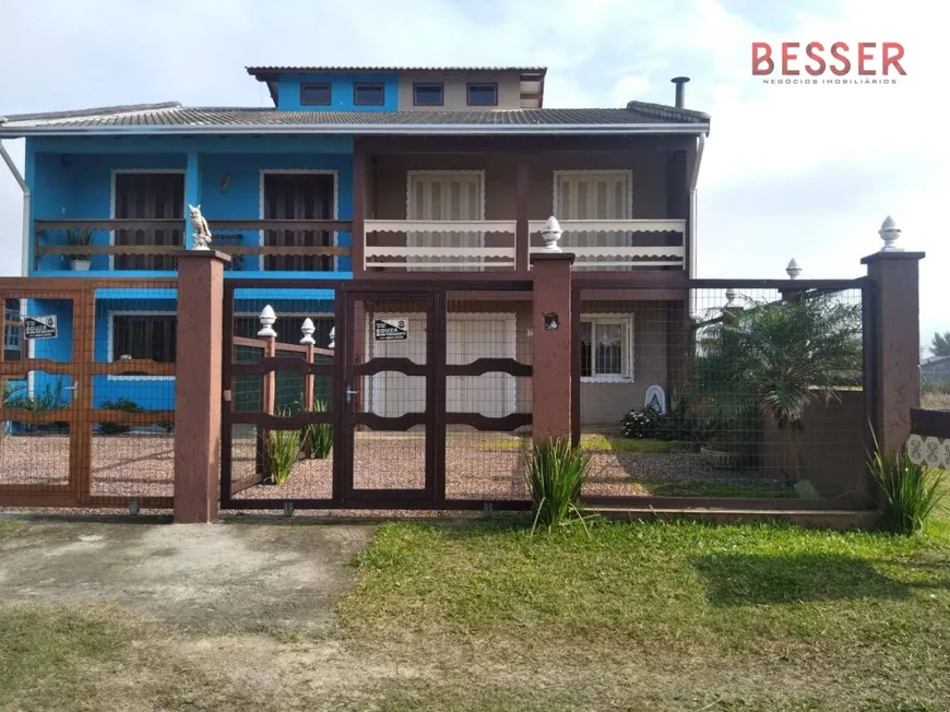 Foto 1 de Sobrado com 3 Quartos à venda, 170m² em Zona Nova, Tramandaí