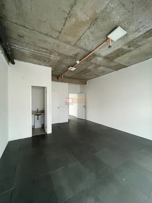 Foto 1 de Sala Comercial à venda, 42m² em Baeta Neves, São Bernardo do Campo