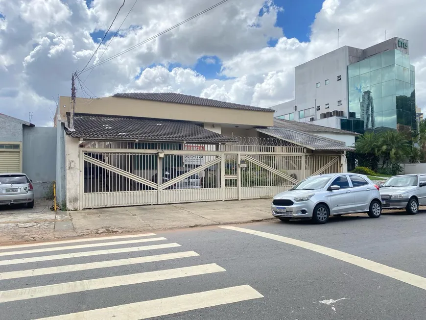 Foto 1 de Casa com 3 Quartos para alugar, 150m² em Setor Oeste, Goiânia