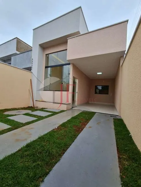 Foto 1 de Casa com 3 Quartos à venda, 120m² em Residencial Village Garavelo, Aparecida de Goiânia
