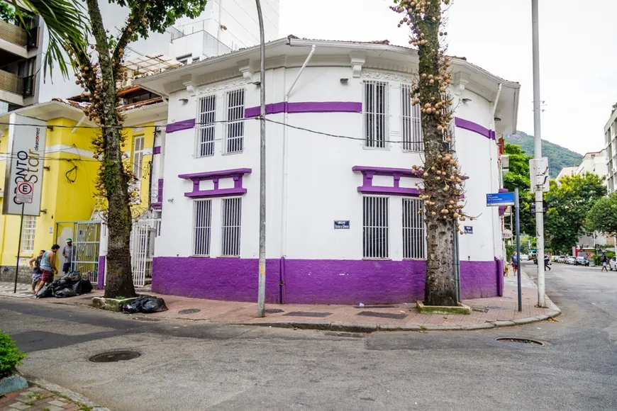Foto 1 de com 10 Quartos para alugar, 248m² em Humaitá, Rio de Janeiro