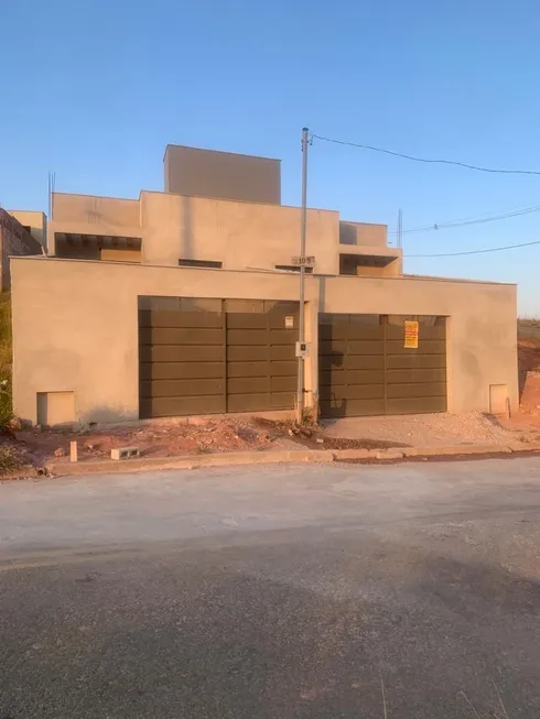 Foto 1 de Casa com 2 Quartos à venda, 100m² em Santa Fe, Conselheiro Lafaiete