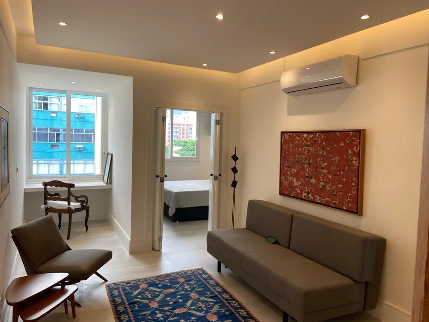 Foto 1 de Apartamento com 2 Quartos à venda, 53m² em Leblon, Rio de Janeiro