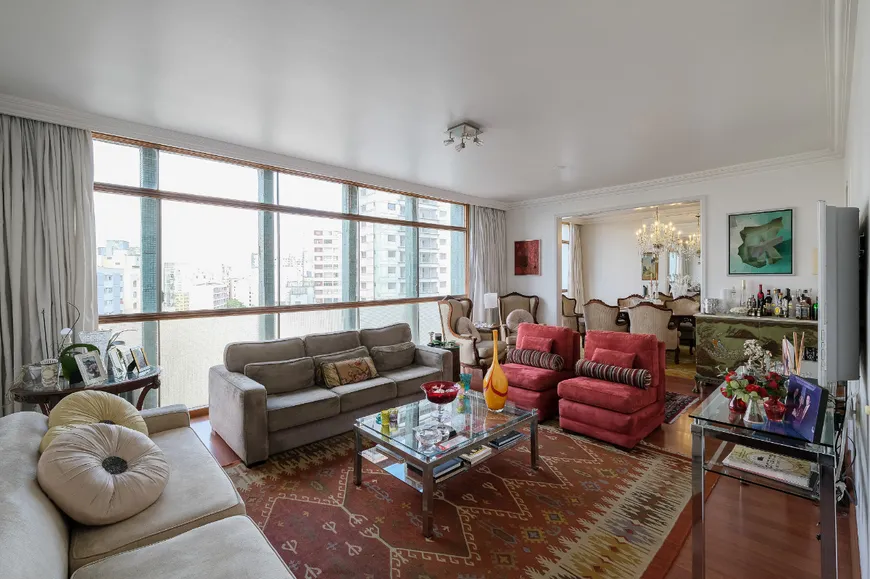 Foto 1 de Apartamento com 3 Quartos à venda, 197m² em Higienópolis, São Paulo