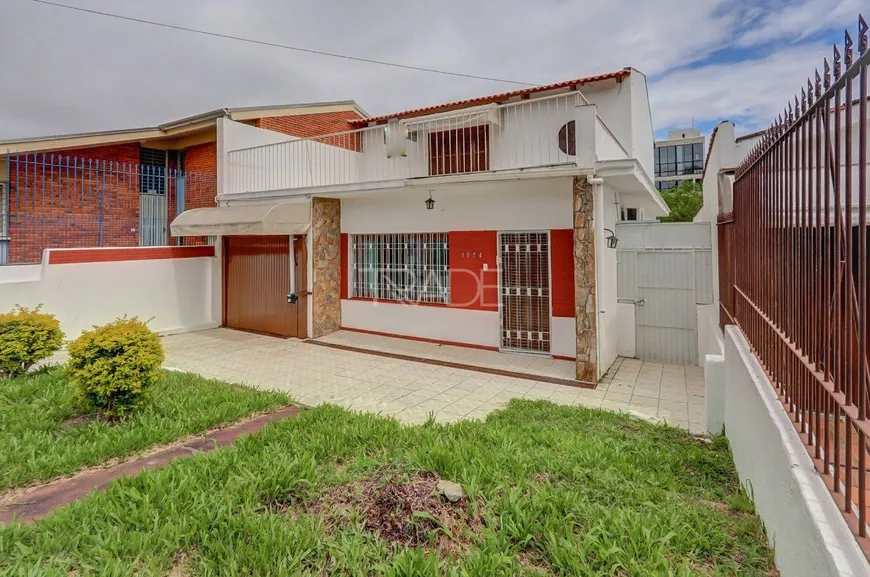 Foto 1 de Casa com 3 Quartos à venda, 242m² em Tristeza, Porto Alegre