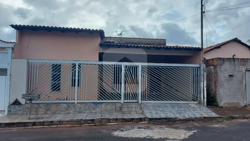 Foto 1 de Casa com 3 Quartos à venda, 150m² em Taiaman, Uberlândia