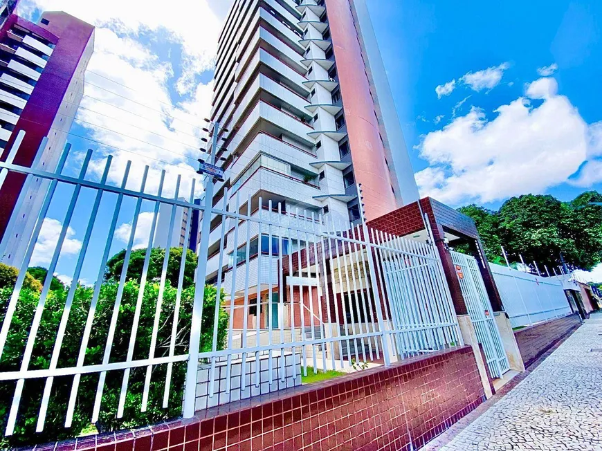 Foto 1 de Apartamento com 4 Quartos à venda, 220m² em Guararapes, Fortaleza