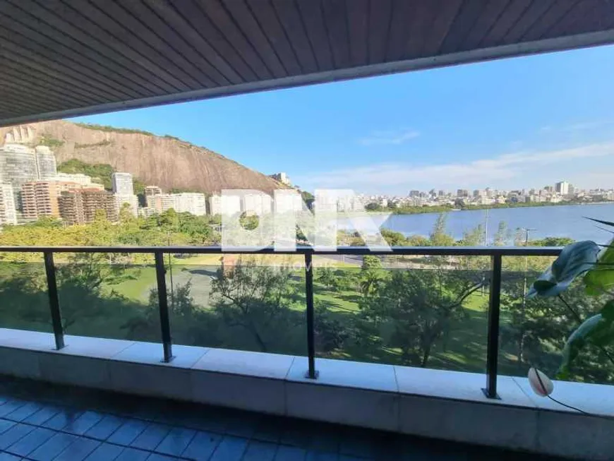 Foto 1 de Apartamento com 4 Quartos à venda, 210m² em Lagoa, Rio de Janeiro