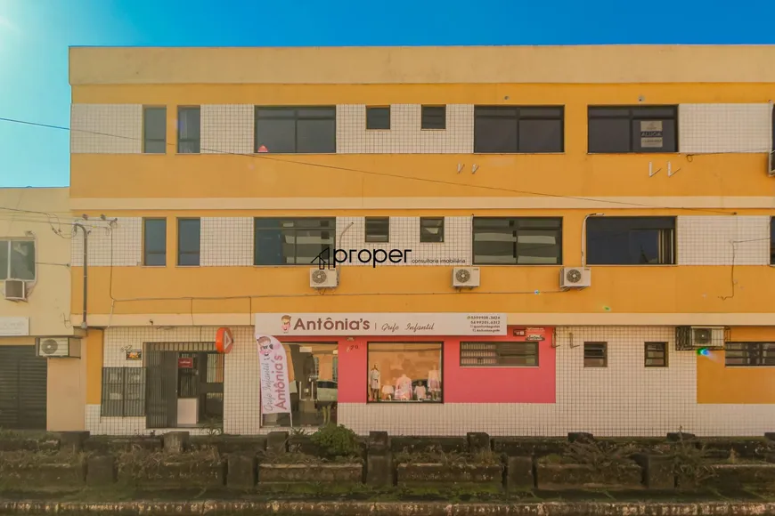 Foto 1 de Sala Comercial com 3 Quartos para alugar, 140m² em Centro, Pelotas