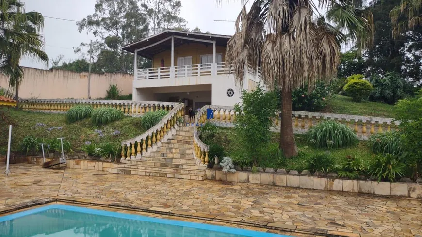 Foto 1 de Fazenda/Sítio com 3 Quartos à venda, 400m² em , Sarapuí