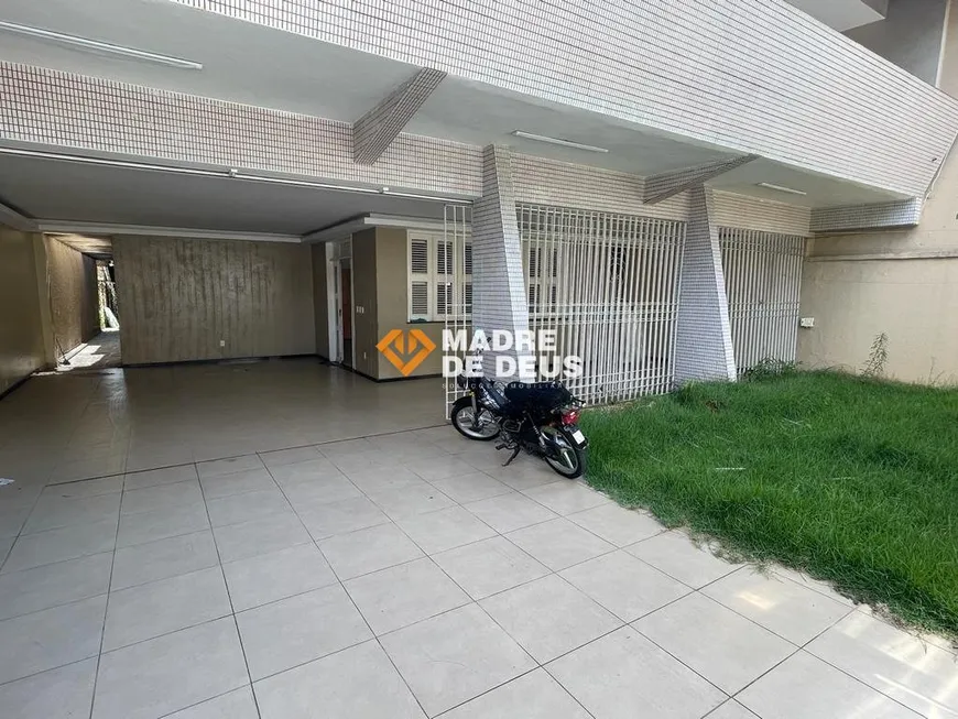 Foto 1 de Casa com 6 Quartos à venda, 350m² em Jóquei Clube, Fortaleza