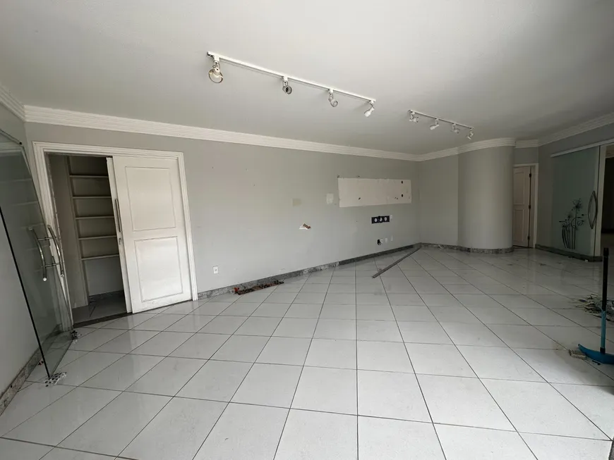 Foto 1 de Imóvel Comercial com 5 Quartos para alugar, 600m² em Calhau, São Luís