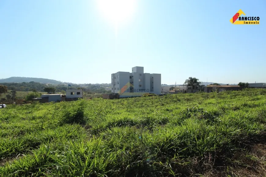 Foto 1 de Lote/Terreno à venda, 2940m² em São Roque, Divinópolis