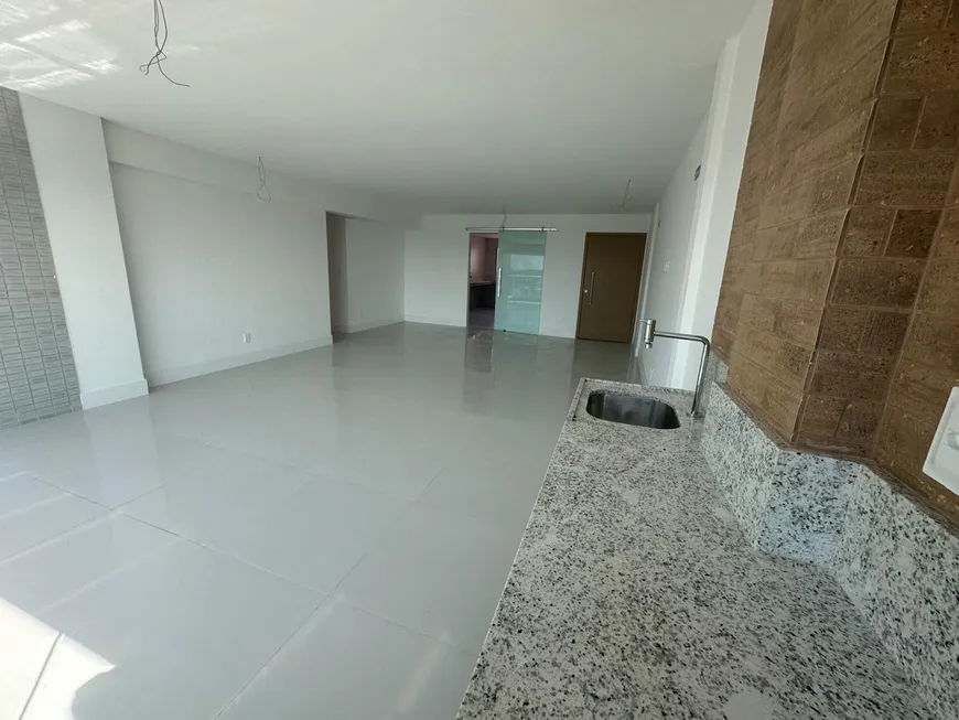 Foto 1 de Apartamento com 3 Quartos à venda, 142m² em Candelária, Natal