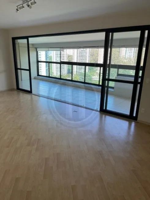 Foto 1 de Apartamento com 4 Quartos para venda ou aluguel, 226m² em Villaggio Panamby, São Paulo