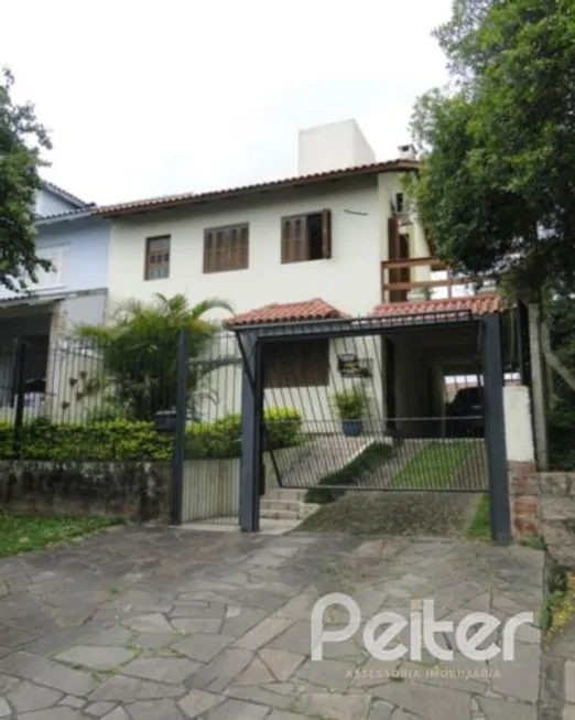 Foto 1 de Casa com 2 Quartos à venda, 160m² em Espiríto Santo, Porto Alegre