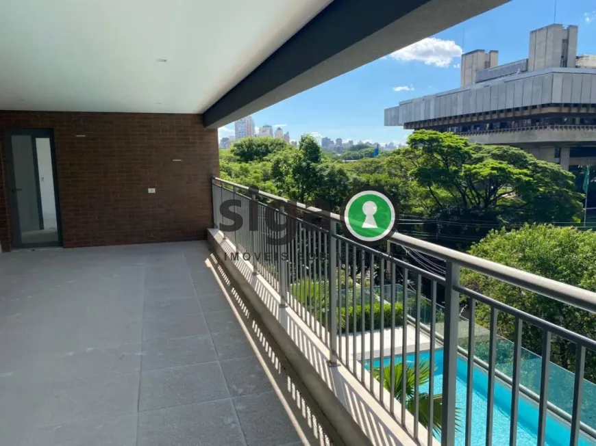 Foto 1 de Apartamento com 4 Quartos à venda, 244m² em Moema, São Paulo