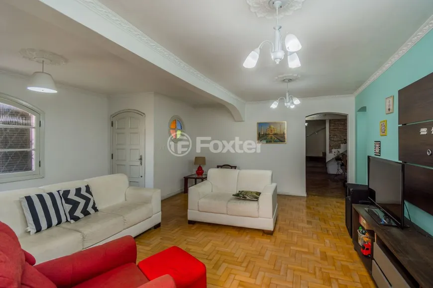 Foto 1 de Casa com 5 Quartos à venda, 250m² em Glória, Porto Alegre