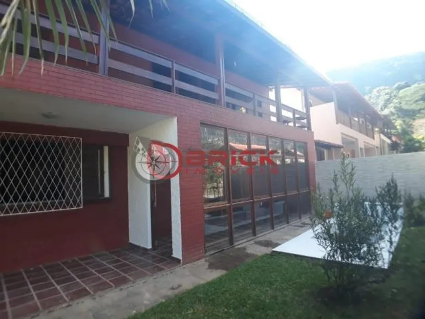 Foto 1 de Casa de Condomínio com 5 Quartos para venda ou aluguel, 350m² em Carlos Guinle, Teresópolis
