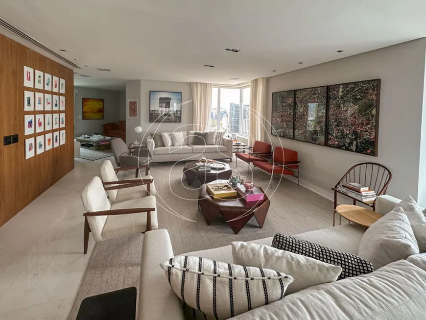 Foto 1 de Apartamento com 4 Quartos à venda, 337m² em Itaim Bibi, São Paulo
